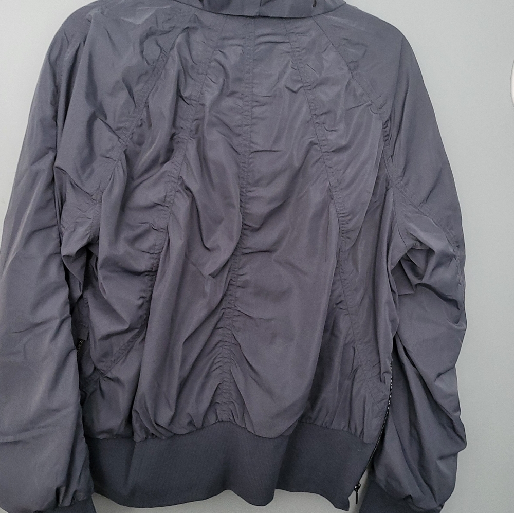 NWT Athleta Jetset Bomber Jacket in Slate Size Medium MSRP $169 Gray Spring Coat - Picture 6 of 9